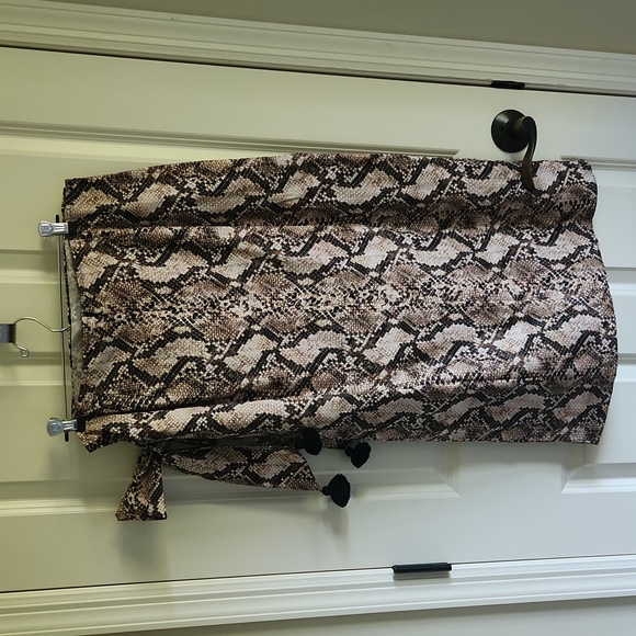 Figue Alena Skirt NWT size large - Picture 2 of 6